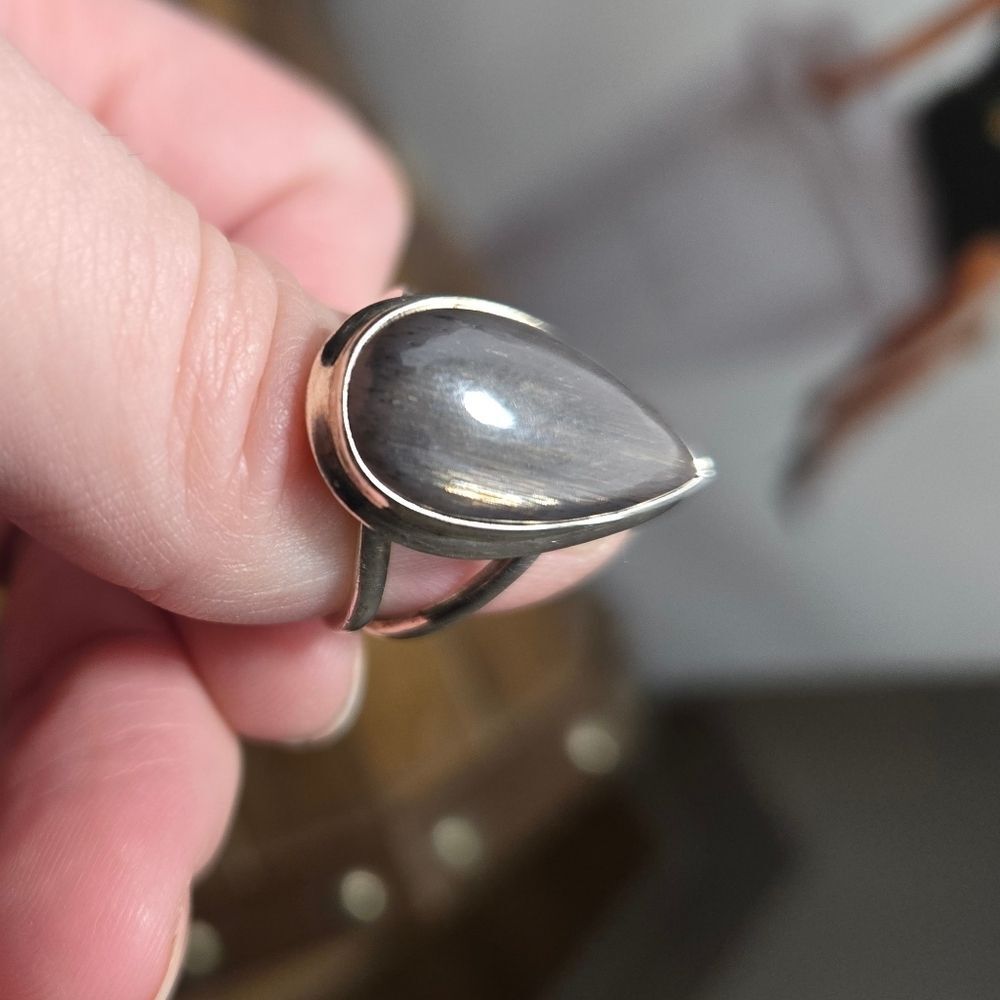 Silver 2 stones in one labrodite ring